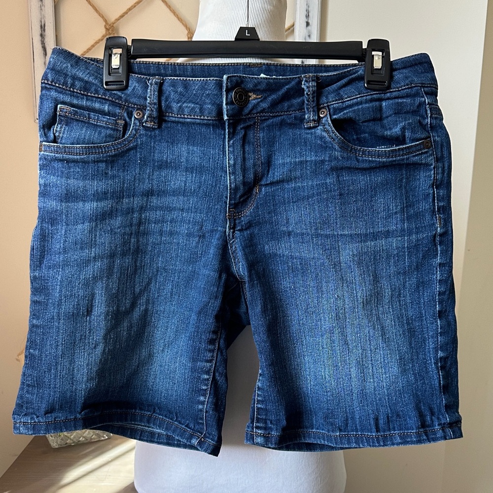 Classic Mid Wash Denim Shorts Womens size 4
